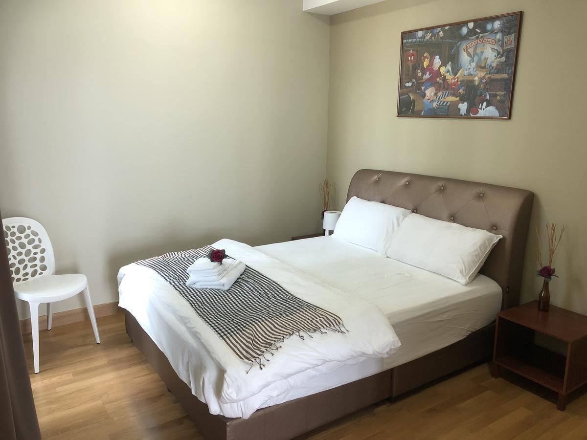 Teega Residence @ Cosy Seafront Living Нусаяя Екстер'єр фото
